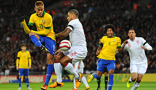 Neymar (l.) bald nicht nur gegen England, sondern in England?