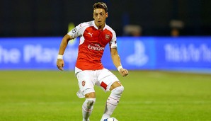 Mesut Özil führte sein Team mit einer überragenden Vorstellung zum Sieg gegen Manchester United