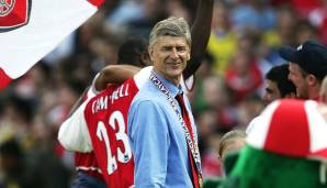 TRAINER: Arsene Wenger. Nach dem Meistertitel von 2004 blieb er noch 14 Jahre als Arsenal-Trainer im Amt. Eine Wiederholung des Triumphes gelang zwar nicht, aber immerhin noch vier FA-Cup-Siege (2005, 2014, 2015, 2017). Seit 2019 ist er FIFA-Direktor.