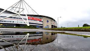 Sinnbildlich für den Untergang der Bolton Wanderers: Das Stadiongelände steht unter Wasser.