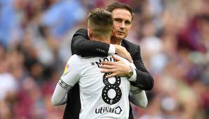 In der vergangenen Saison verpassten Trainer Frank Lampard und Mason Mount mit Derby County knapp den Premier-League-Aufstieg: das Play-Off-Finale gegen Aston Villa endete 1:2.