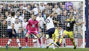 Siegtreffer in Unterzahl: Harry Kane trifft für Tottenham Hotspur zum 2:1 und beschert den Londoner somit einen wichtigen Sieg.