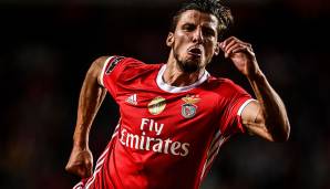 Als Wunschspieler für die Innenverteidigung gilt übereinstimmenden Berichten aus England und Portugal zufolge der 22 Jahre alte Portugiese Ruben Dias von Benfica. Sein Vertrag läuft bis 2024. Auch United, Arsenal, Juve und PSG sollen dran sein.