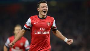 Özils Einstand bei Arsenal lief wie geplant: Er erarbeitete sich sofort einen Stammplatz in der Mannschaft von Arsene Wenger und lieferte bereits bei seinem ersten Premier-League-Spiel einen Assist. Beim zweiten gelangen ihm gar drei.