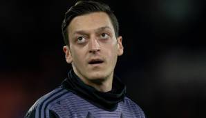 "Ich war sehr traurig, dass unser beliebtes und loyales Maskottchen (...) nach 27 Jahren entlassen wurde", schrieb Özil in seinen sozialen Netzwerken. Um "Loyalität" ging es Özil auch im Zuge der nun vollzogenen Verbannung aus Arsenals Kader.