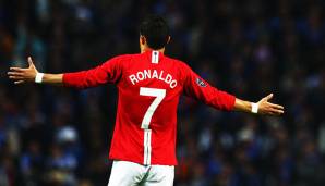 The Guardian (England): "Ronaldo-Berater Mendes rief United an und fragte, ob sie Interesse am Angebot ihres Lebens hätten. Die Rückkehr ist überraschend, denn es schien, als ob er zum erbitterten Rivalen von United wechseln würde."