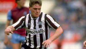 PAUL GASCOIGNE: Im Sommer 1988 war sich Alex Ferguson sicher, dass er den Spielmacher davon überzeugt hatte, sich seinem United-Umbruch anzuschließen. Gascoigne spielte damals bei Newcastle United.