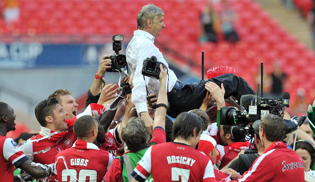 Der FC Arsenal galt in den frühen 2000ern unter Erfolgs-Coach Arsène Wenger als Verein, der es immer wieder schaffte, Stars mit ordentlich Profit zu verkaufen.