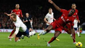 Der FC Liverpool rettet gegen die Tottenham Hotspur ein 2:1 über die Zeit.