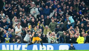 "Bei einem guten Tackling oder Angriff gehen die Fans mehr mit als in Deutschland": Robin Koch gefällt die Stimmung in der Premier League.