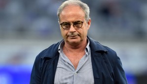 Der Mann, der den sportlichen Weg bei PSG demnächst bestimmt, ist LUIS CAMPOS. Er leistete bereits bei Monaco und Lille weltweit respektierte Arbeit. Er entdeckte und förderte einige heutige Weltstars, die seinen Klubs 785 Mio. einbrachten. Ein Rückblick