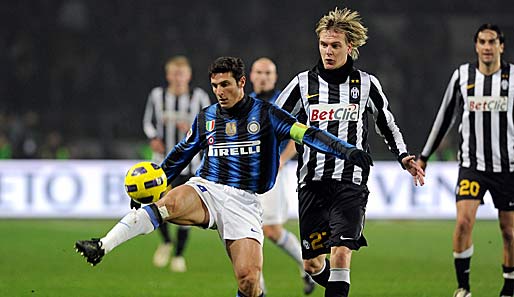 Kapitän Javier Zanetti (vorne) und Inter Mailand bleiben italienischer Meister 2006