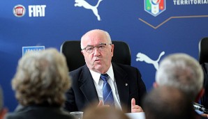 Carlo Tavecchio steht als Präsident des F.I.G.C heftig in der Kritik