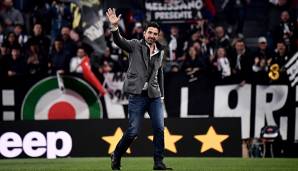 GIANLUIGI BUFFON: Es wäre das Sensationscomeback des Jahres - nach Informationen der "Gazzetta dello Sport" ist sich Buffon mit Juve über einen Einjahresvertrag einig. Der 41-Jährige soll als Backup für Wojciech Szczesny kommen.