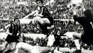 FRANCO CORDOVA: Nach neun Jahren und 212 Spielen bei der Roma (1967-76) wechselte er im Streit mit Präsident Gaetano Anzalone zum Stadtrivalen. Bei Lazio war Cordova drei Jahre aktiv und bestritt 85 Partien.