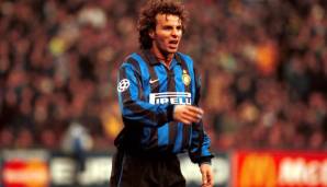 ABWEHR: Francesco Colonnese. Kam 1997 von der AS Rom zu Inter, der Gewinn des UEFA-Cups war der größte Erfolg seiner Karriere. Anschließend riss er nur noch wenig. 2004 holte er bei Lazio noch die Coppa Italia.