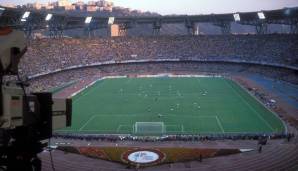 Stadio Diego Armando Maradona in Neapel (damals 74.090 Plätze): Den Namen der Neapel-Legende Maradona trägt das Stadion erst seit dessen Tod 2020, zuvor unter dem Namen Stadio San Paolo bekannt. Der Bauprozess dauerte etwas länger: von 1948 bis 1959.