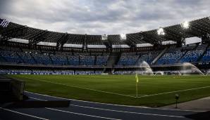 Renoviert wurde es insgesamt viermal (1979, 1989, 2010 und 2019). Zuletzt wurde unter anderem die komplett Bestuhlung ersetzt. Namensgeber Maradona spielte übrigens auch bei der WM 1990 im Stadion – im Halbfinale gewann er mit Argentinien gegen Italien.