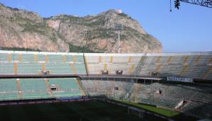Stadio Renzo Barbera in Palermo (damals 36.982 Plätze): Seit 1932 spielt Palermo in dem Stadion, das für die WM 1990 renoviert und ausgebaut wurde. Zunächst trug es den Namen des Kriegshelden Michele Morrones.