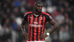 Der AC Mailand erwägt nach den rassistischen Sprechchören gegen Mittelfeldmann Tiemoue Bakayoko eine offizielle Beschwerde beim italienischen Fußballverband FIGC.