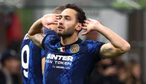 Ausgerechnet Hakan Calhanoglu bringt Inter gegen Milan in Führung.