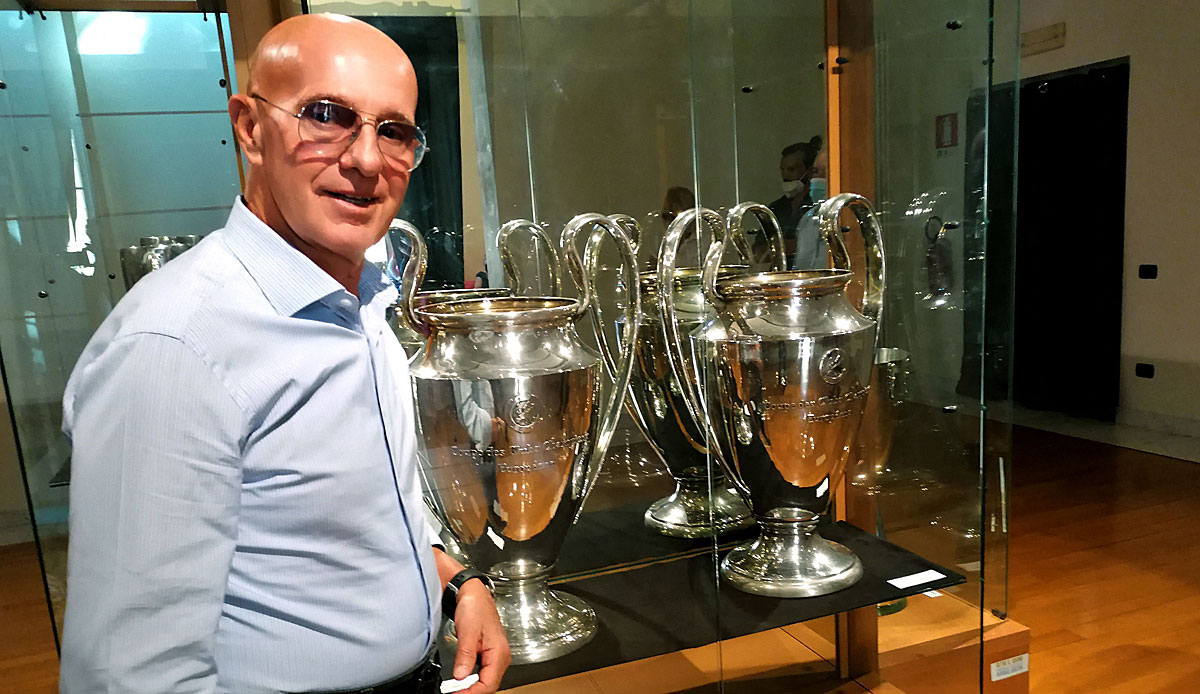 Arrigo Sacchi gehört zu den besten Trainern der Fußballgeschichte. Zwischen 1987 und 1991 dominierte er den europäischen Fußball mit Milan. Bis zur laufenden Saison war davon nicht mehr viel zu sehen. Vor allem das Jahr 2007 stellt ...
