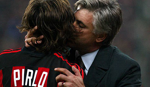 Carlo Ancelotti (r.) arbeitete von 2001 bis 2009 mit Andrea Pirlo beim AC Milan