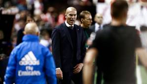 "Ich weiß, welche das sind, aber ich werde nichts dazu sagen", erklärte Zidane über unverkäufliche Spieler. Dem Vernehmen nach hält Zizou auf jeden Fall weiter an Karim Benzema fest. Der restliche Kader steht auf dem Prüfstand.