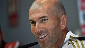 Zinedine Zidane hält "eine oder zwei Transfer-Bomben" für möglich.