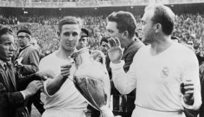Wir steigen vor 60 Jahren ein: Von 1956 bis 1959 gehörte die Nummer 7 Fußball-Legende Raymond Kopa (M., mit Alfredo Di Stefano). Der französische Spielmacher gewann mit dieser Nummer dreimal in Folge den Landesmeister-Pokal. 1958 wurde er Weltfußballer.