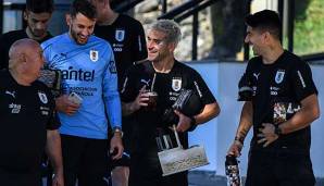 Ziemlich beste Freunde: Luis Suarez (rechts) und Nicolas Lodeiro (zweiter von rechts) pflegen eine gute Beziehung durch ihre Zeit bei der uruguayischen Nationalmannschaft.
