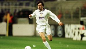 JOSE EMILIO AMAVISCA – trug zwischen 1994/95 und 1997/98 die Nummer 11 bei Real Madrid: Erzielte gleich in seiner ersten Real-Saison zehn Treffer und hatte damit großen Anteil am ersten Titelgewinn der Königlichen seit vier Jahren.