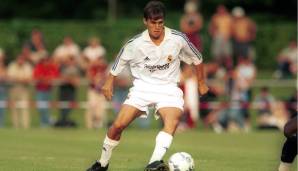 SAVIO BORTOLINI PIMENTEL – trug zwischen 1998/99 und 2001/02 die Nummer 11 bei Real Madrid: Der linke Mittelfeldspieler kam nach fünf Jahren in Brasilien nach Madrid und gewann mit Real 1998, 2000 und 2002 die Champions League.