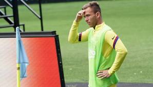 ABGÄNGE - ARTHUR: 72 Millionen Euro zahlt Juve für Arthur, der eigentlich gar nicht gehen wollte und sich später weigerte, beim Finalturnier der Champions League noch für Barca aufzulaufen.
