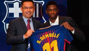 Dembele bei seinem Barca-Wechsel mit dem damaligen Klub-Präsidenten Josep Maria Bartomeu.