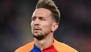 LUUK DE JONG: Der Niederländer wird im Sommer wohl nach Sevilla zurückkehren. Laut spanischen Medien ist es klar, dass die Option für den Angreifer nicht gezogen wird. Zwar bringt ihn Xavi gern als Joker, aber Gehalt und Ablöse sollen gespart werden.