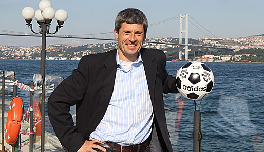 Markus Merks neue Heimat: Der Ex-Schiedsrichter reist regelmäßig nach Istanbul