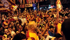 Nach dem Unentschieden im letzten Spiel dürfen sich die Galatasaray-Fans auf die Titelfeier freuen