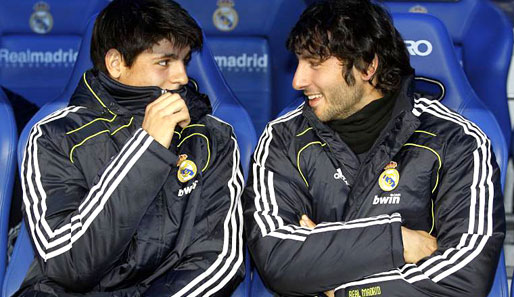 Nachwuchskicker auf der Bank: Alvaro Morata (l.) und Esteban Granero von Real Madrid