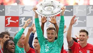 Auch FCB-Amateur Christian Früchtl durfte nach Ende des 34. Spieltags die Meisterschale in die Höhe recken. Für Bundesliga-Spielminuten reichte es in dieser Saison dennoch nicht.