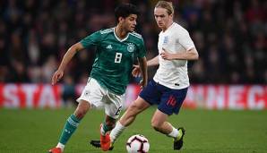 Die letzte Generalprobe, vor dem EM-Auftakt, verlief aus Sicht des junge DFB-Teams erfolgreich. In Bournemouth schlug die deutsche U21-Nationalmannschaft das englische U21-Nationalteam mit 2:1. Mahmoud Dahoud (li. im Bild) sorgte für die 1:0-Führung.