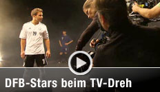 dfb-stars-beim-tv-dreh-video-232-med