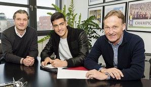 Mikel Merino hat heute beim BVB unterschrieben
