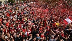 Liverpool ertrinkt in einem roten Farbenmeer.