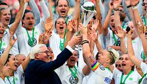 Die Frauenfußballerinnen des VfL Wolfsburg nach Gewinn des DFB-Pokal-Finals 2019.