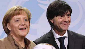 Angela Merkel (l.) und Joachim Löw.