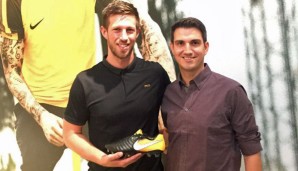 SPOX-Fußballchef Andreas Lehner (r.) traf Joel Bagby in Madrid bei der Präsentation des Nike Tiempo VII