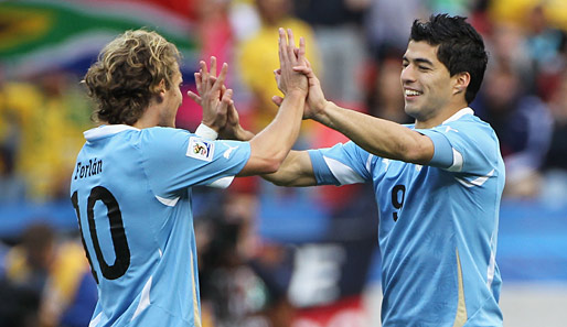 Diego Forlan (l.) und Luis Suarez erzielten sieben der neun Tore Uruguays