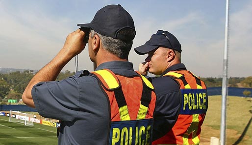 Die südafrikanische Polizei hat 17 argentinische Hooligans in die Heimat geschickt