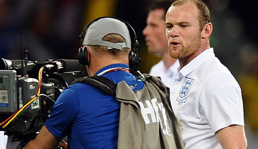 Wayne Rooney legt sich via Kamera mit den englischen Fans an